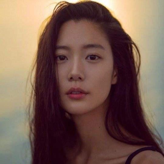 韩国女主播在线 雨伞下的秘密